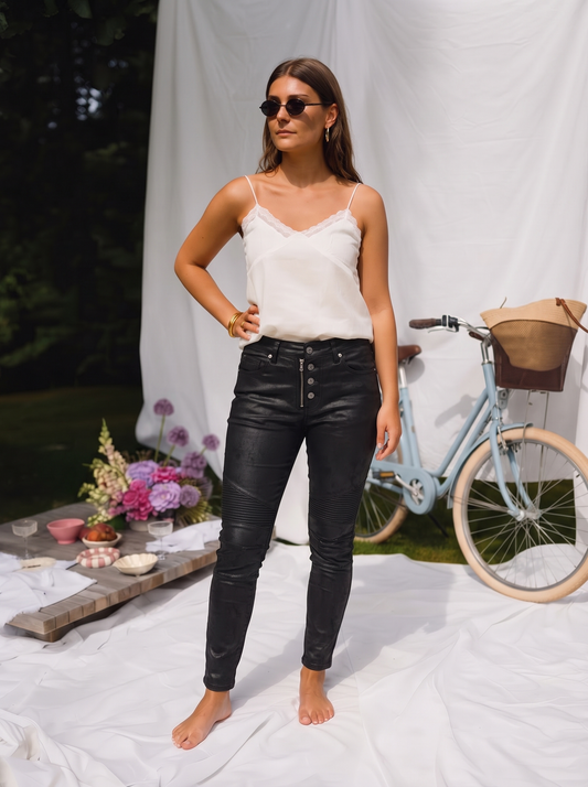 Mellys Leather-Look Button