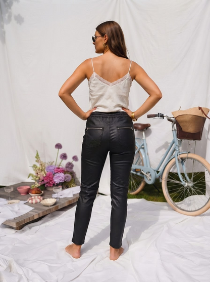Mellys Leather-Look Button