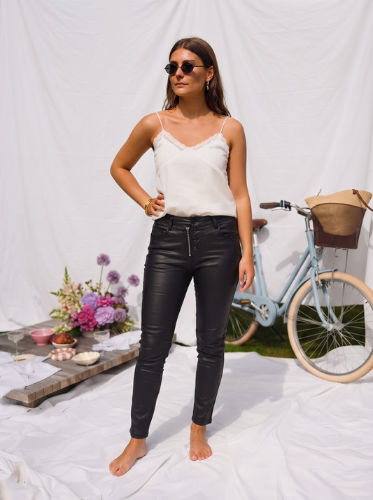 Mellys Leather-Look Button